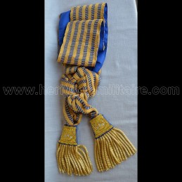 General's command scarf...