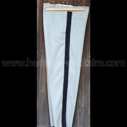 Pantalon laine gris clair...