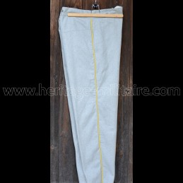 Pantalon laine gris clair...