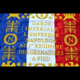 Le drapeau modèle 1812 : le drapeau des adieux de Napoléon à Fontainebleau  