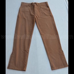 Pantalon marron avec...