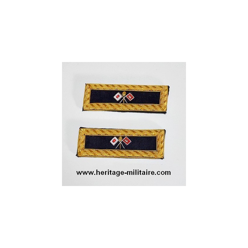 Signal shoulder boards