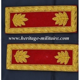 Artillery shoulder boards