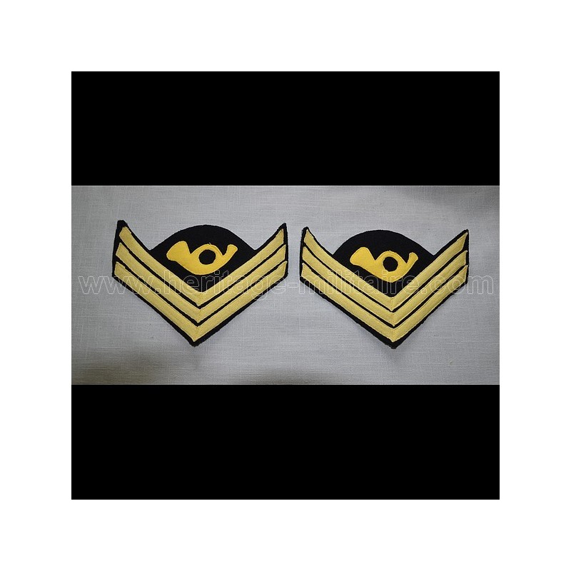 Chevrons de cavalerie "trompette" US