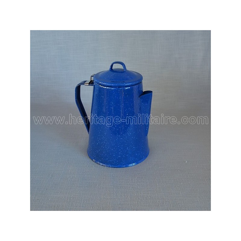 Cafetière en émail bleu