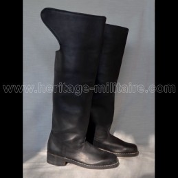 Cavalry boots model n°3 with round toe.