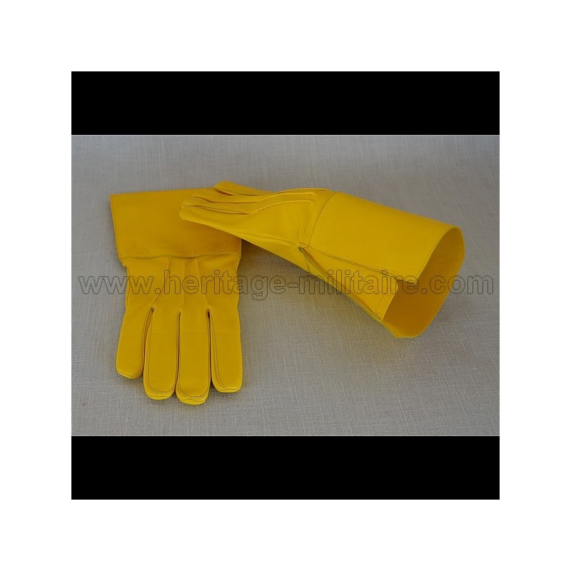 Gants de cavalerie en cuir jaune à crispins