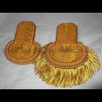 Epaulettes