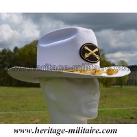 Chapeaux, képis & insignes